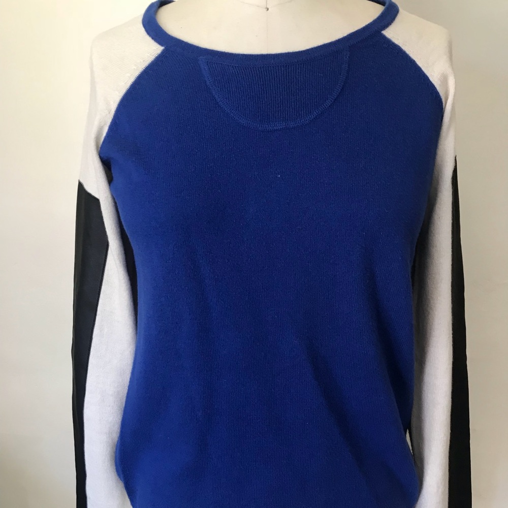 Aiko sweater
